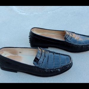 Classic Tod’s real alligator loafers.